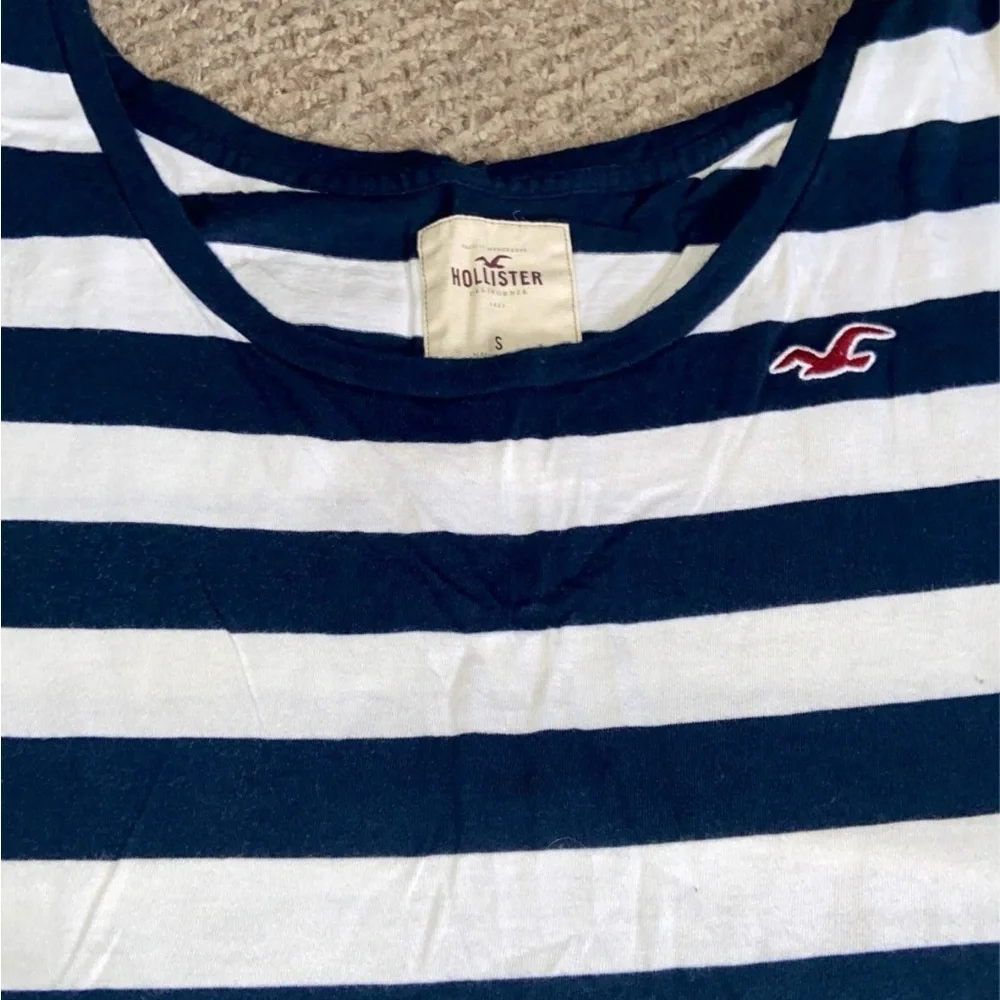 Hollister Womens Striped Tee in Navy and White Small Y2K - Picture 2 of 3